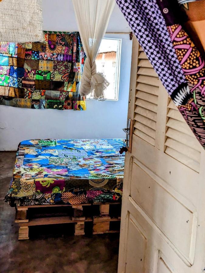 Chambres D'Hotes - Chez Mama Sedjro Porto Novo Exterior foto
