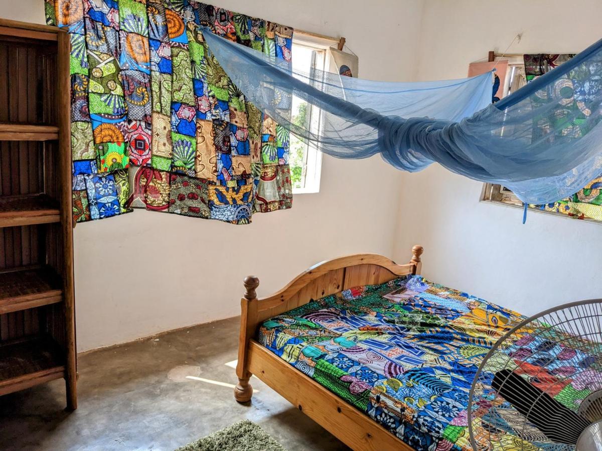 Chambres D'Hotes - Chez Mama Sedjro Porto Novo Exterior foto